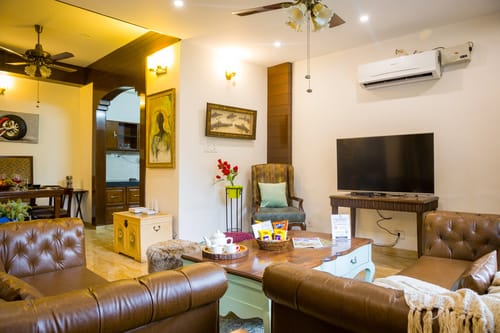 Kasauli Woods Cottage | Hillside 3-BHK Retreat With Outdoor Lounge, Balcony & Scenic Views