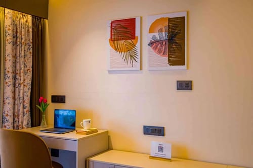 Esh Cottage Moss | Hilltop 2-BHK Retreat with Open-air Jacuzzi, Shared Garden, Pool & Cosy Lounge