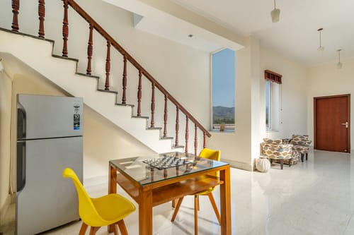 Room 2 FF @ Vista Divine