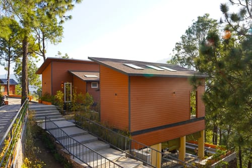 Sirmour Baag Merlot | Hillside Pet-friendly Cottage With Jacuzzi, Balcony & Restaurant