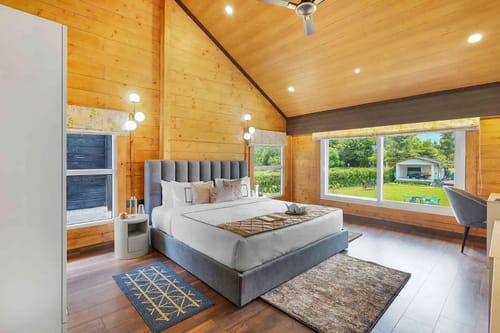 Esh Cottage Birch | Hilltop 4-BHK Retreat with Open-air Jacuzzi, Shared Garden, Pool & Cosy Lounge