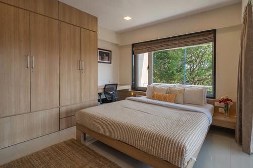 Lily @  Emilia Villa