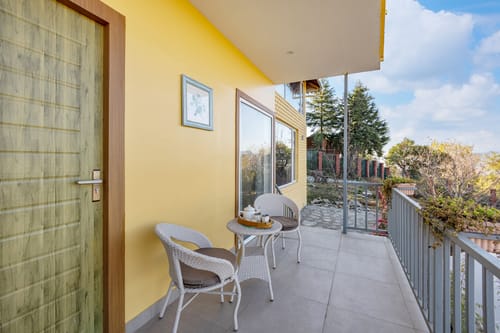 Silverstone | Hillside 6-BHK Getaway With Garden, Gaming Zone & Lounge Area