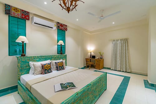 Khohar Haveli - Gurgaon W/ Breakfast Included