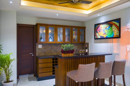 BYDM The Sky Heaven | Charming Pet-friendly 4-BHK Penthouse 15 Min from Triveni Ghat With Balcony, Bar & Lift