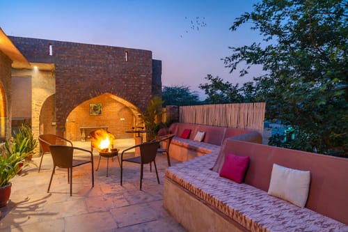 Khohar Haveli - Gurgaon W/ Breakfast Included