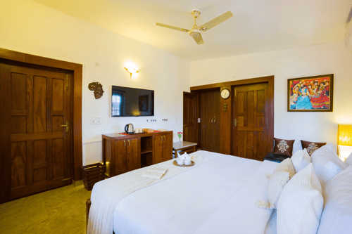 Farm Naturelle | Pet-friendly 3-BHK Farmhouse Near Jim Corbett With Garden, Terrace & Orchards 