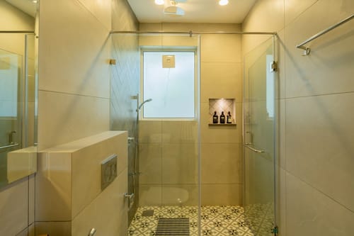 Laguna Camellia | Opulent 4-BHK Getaway Near Popular Beaches With Private Pool, Balcony & Indoor Bar