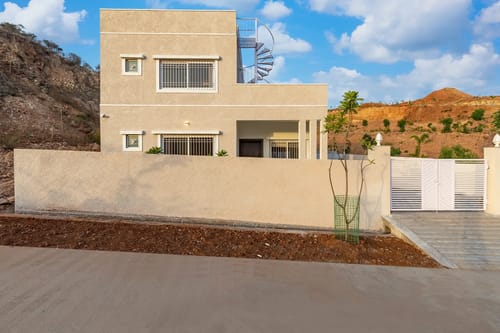 Shourya Zenna | 3-BHK | Pvt Pool & Garden | Terrace | Scenic Views