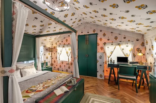 Kaimalgarh Farmstay | Pet–friendly 5-BHK Retreat With Pond, Private Pool, Gazebo & Garden