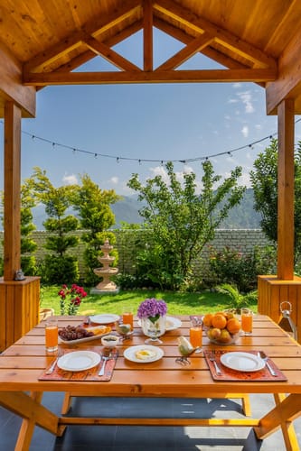 The Oakridge W/ Jacuzzi