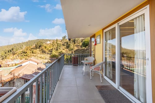 Silverstone | Hillside 6-BHK Getaway With Garden, Gaming Zone & Lounge Area