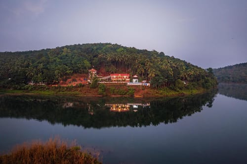 Lagoons Villa - Peruvannamuzhi