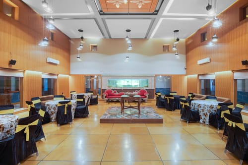 Banquet hall