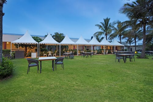 Open-to-sky restaurant