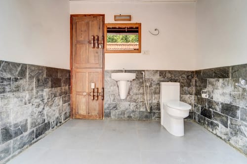Open-air bathroom