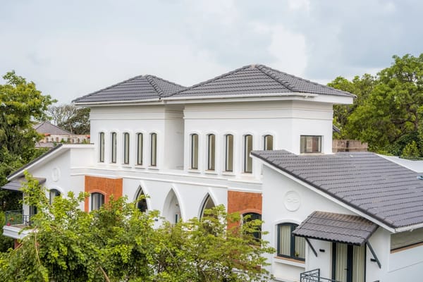 Laguna Pulse | Luxe Pet-friendly 4-BHK Retreat With Private Pool, Garden & Bar – 4 bedroom villa in North Goa, Goa