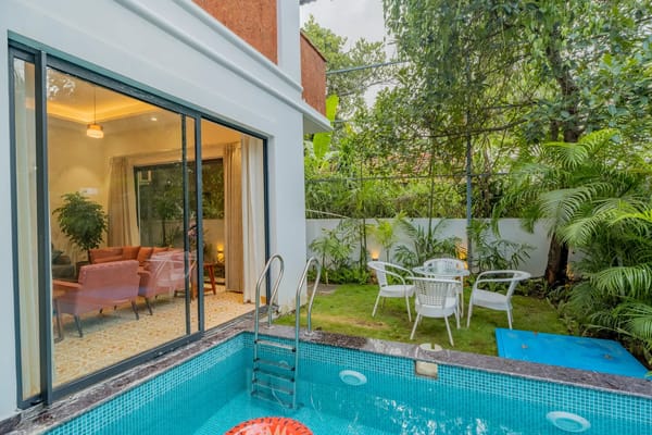 Laguna Pulse | Luxe Pet-friendly 4-BHK Retreat With Private Pool, Garden & Bar – 4 bedroom villa in North Goa, Goa