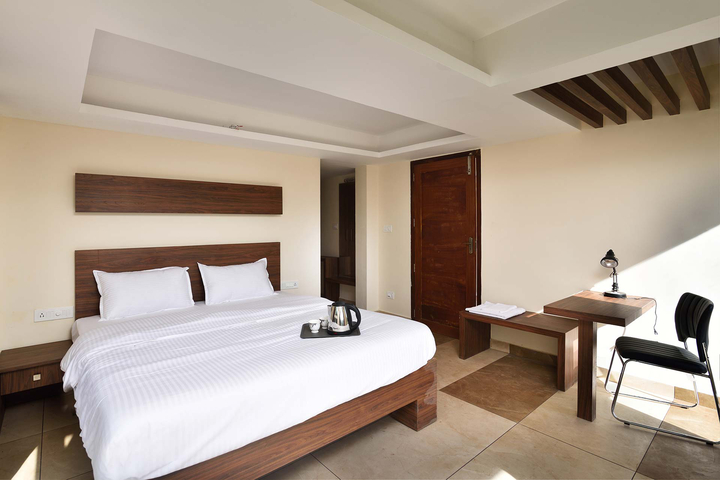 Room 1 @ Cocoon Valley Hide Out - Image 4