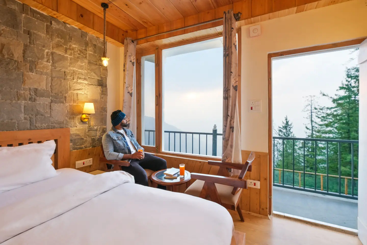 Luxurious Pahadi Retreat - Image 3