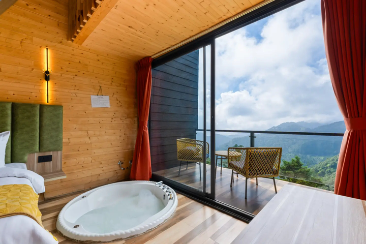 Heaven by The Kiana W/ Indoor Jacuzzi