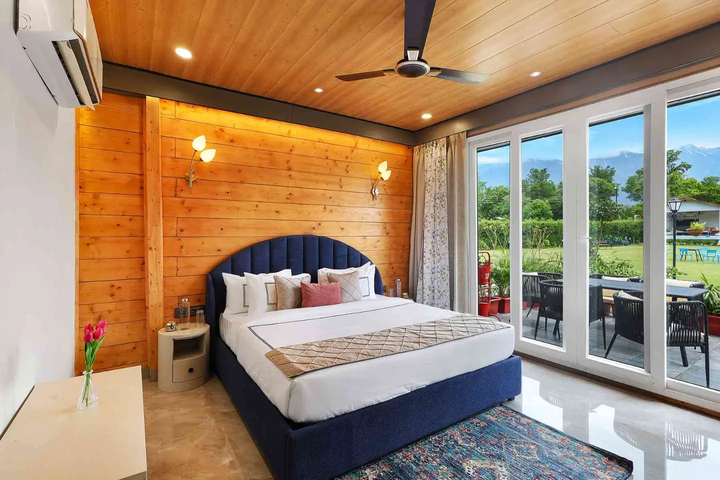 Esh Cottage Birch | Hilltop 4-BHK Retreat with Open-air Jacuzzi, Shared Garden, Pool & Cosy Lounge - Image 2