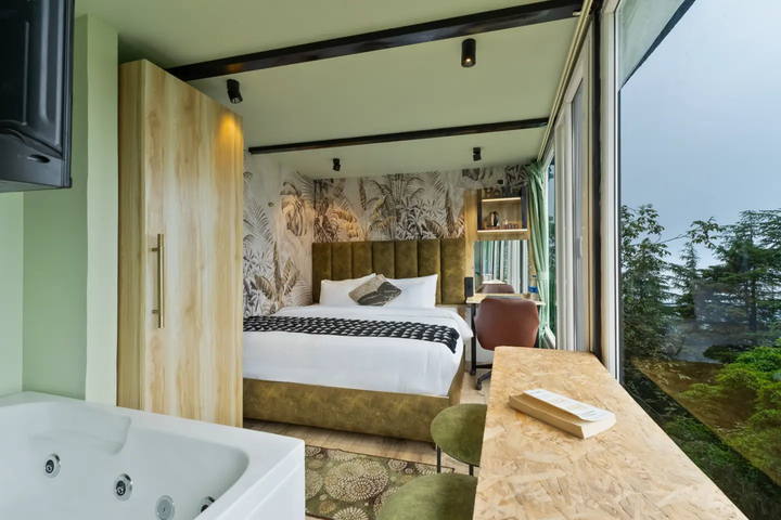 Nest by The Kiana W/ Indoor Jacuzzi - Image 4