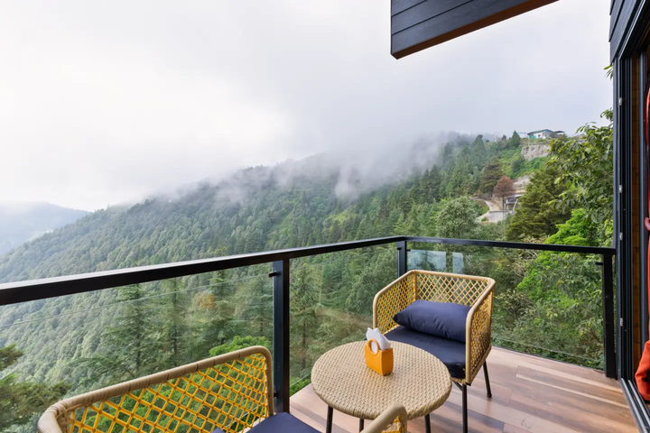 Heaven by The Kiana W/ Indoor Jacuzzi - Image 3