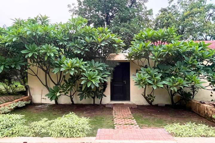 Nehamrit Balinese Villa | Pet-friendly 1-Room Retreat With Private Pool, Outdoor Dining & Restro - Image 4