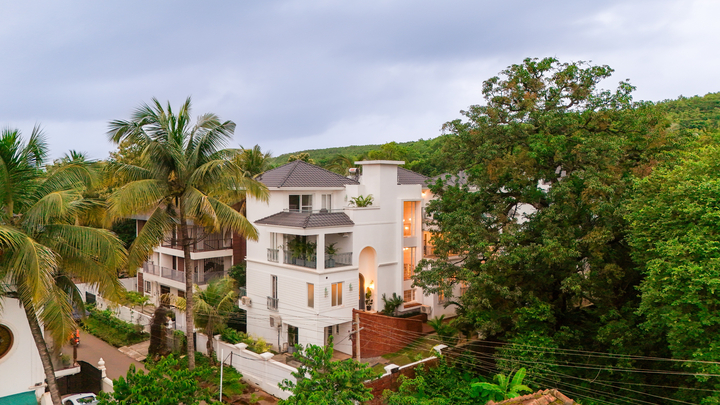 Purple Coral | Luxe 5-BHK Villa With Two Private Pools & Lift Near Chapora Fort - Image 2