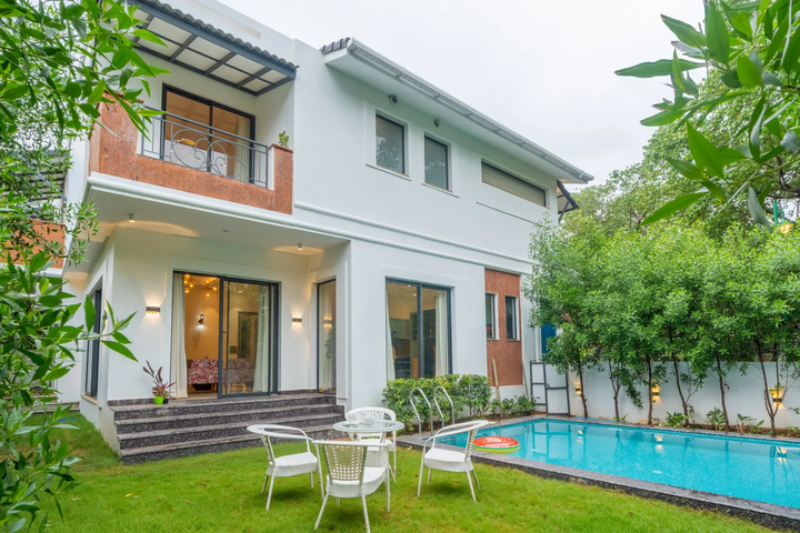 Laguna Aura | 4-BHK | Pvt Pool & Garden | Bar