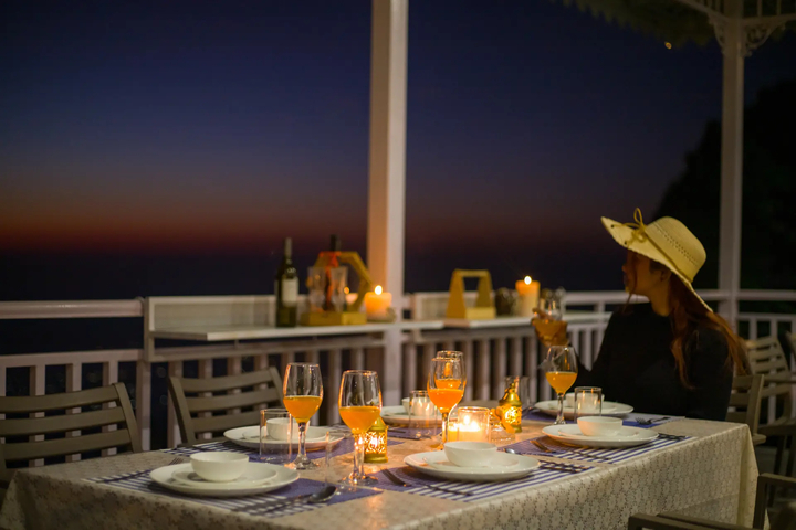 Alpenglow | Pet-friendly 3-BHK Hillside Villa With Garden & Scenic views - Image 4