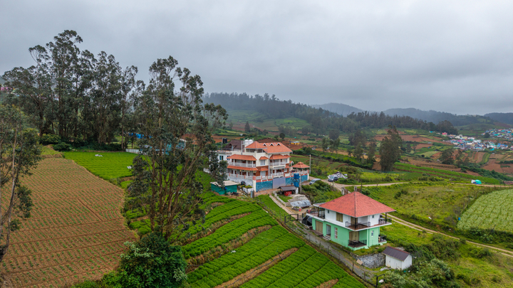 Mihirika’s Nirvana | 5-BHK With Garden, Gazebo, Bonfire Pit & Scenic Views; Near Karnataka Garden - Image 3