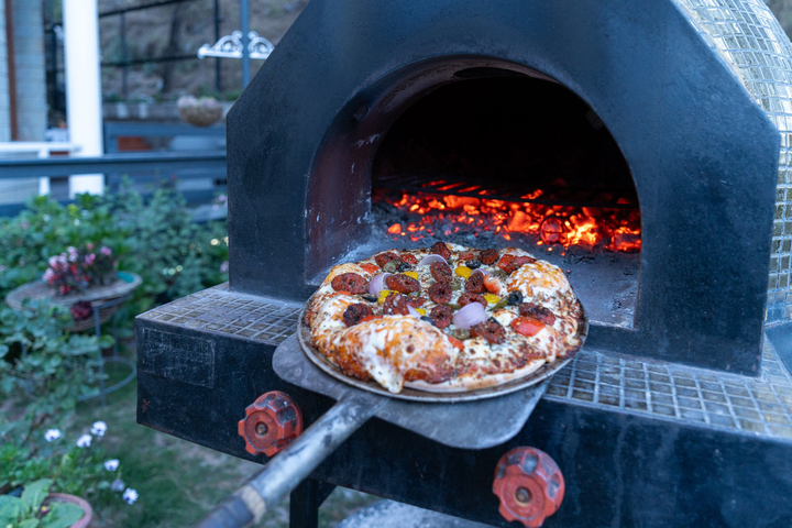 Floradale w/ Jacuzzi & Wood-Fire Pizza - Image 4