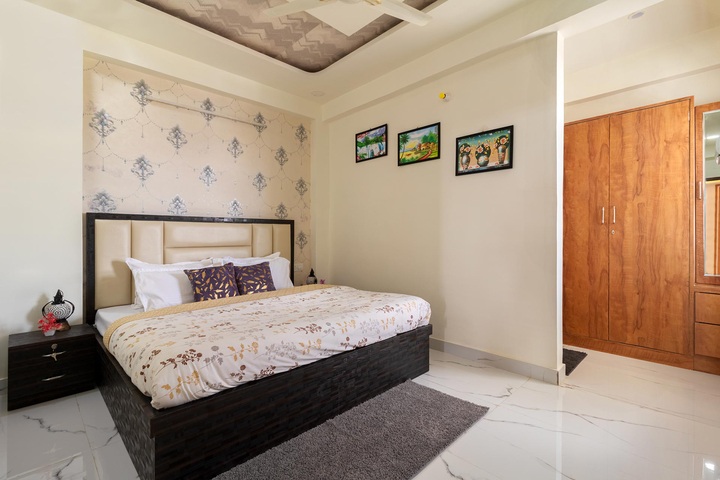 Gold @ Regal by Aaj - Image 3