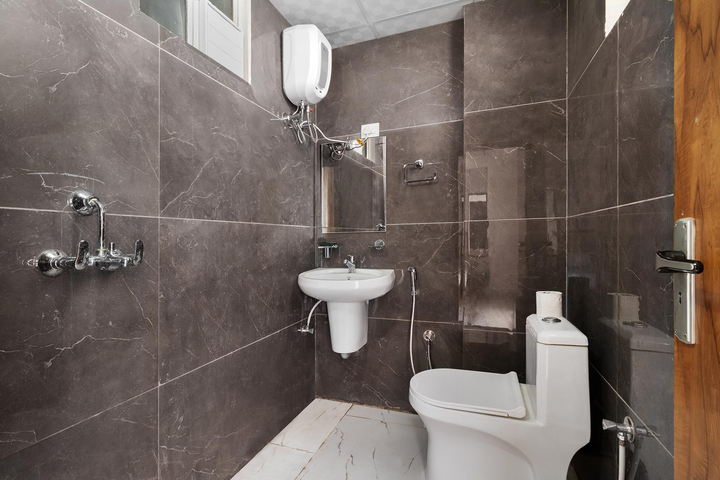 Gold @ Regal by Aaj - Image 5