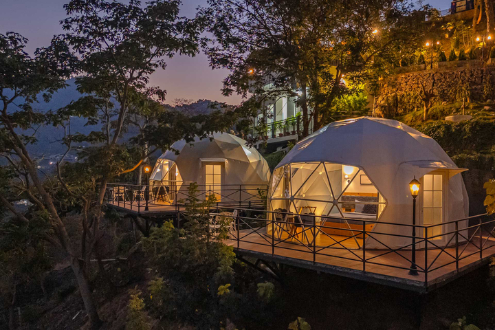 ILIKA W Heated Infinity Pool and Jacuzzi - Image 2