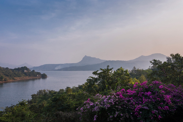 Lake Mansion - Image 5