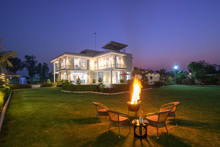 Le Blanc Escape w/ Outdoor Pool
