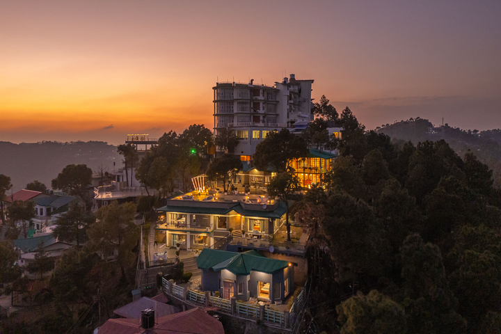 Orchid @ Serene w/ Outdoor Bonfire