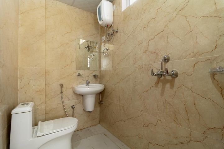 Royal @ Regal by Aaj - Image 5