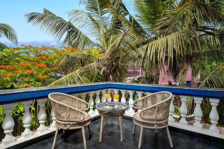 Tarika’s Santorini Haven - Image 5