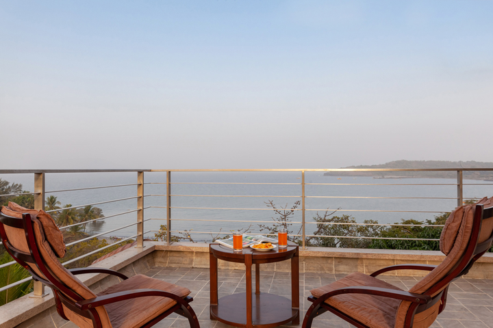 The Blue Horizon - Image 5