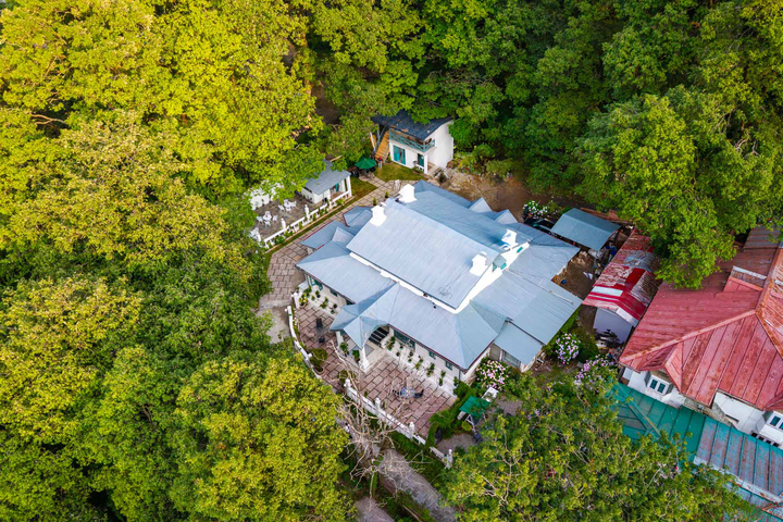 The Emily Chalet - Image 2
