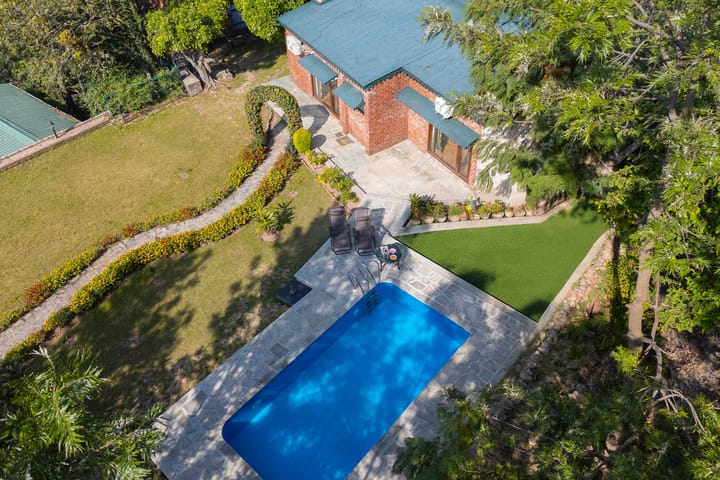 Horizon W/ Outdoor Pool