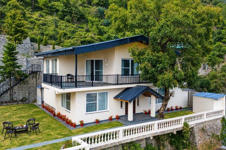 Twin Chalets | 4-BHK  Pet-friendly Escape With Valley-facing lawn, Terrace & 2 Living Rooms