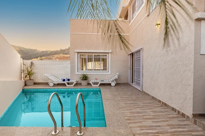 Shourya Zenna | 3-BHK | Pvt Pool & Garden | Terrace | Scenic Views