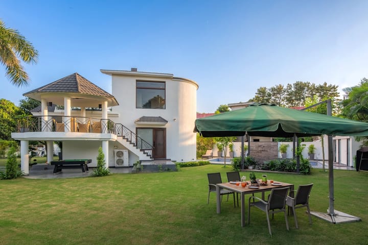 The Secret Lagoon - Image 5