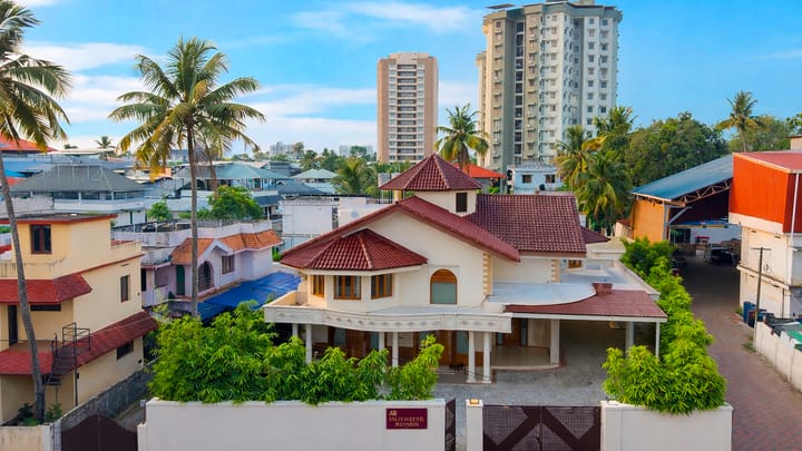 Valiyaveetil Mansion | 5-BHK Mansion With Private Pool, Home Theatre, Garden & Lift | Near New Marine Drive