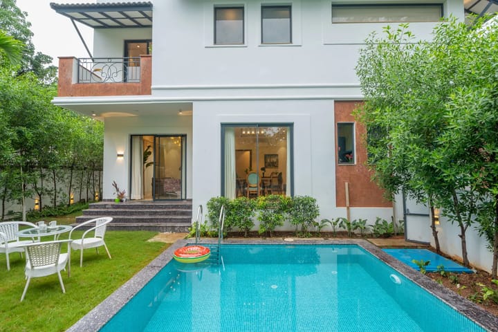 Laguna Aura | 4-BHK | Pvt Pool & Garden | Bar - Image 3